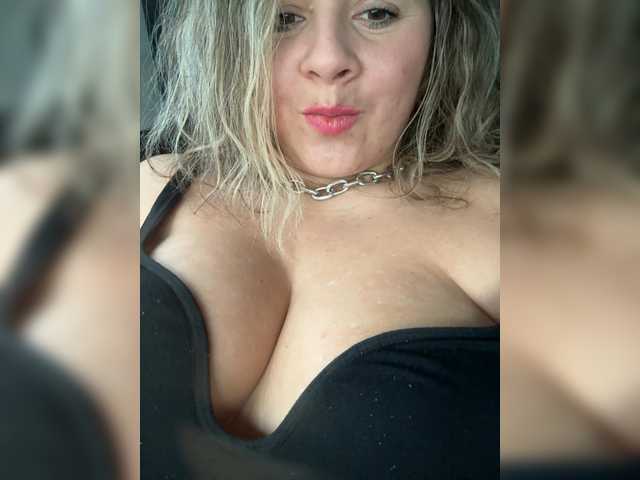 ProseccoMood's BongaCams show and profile