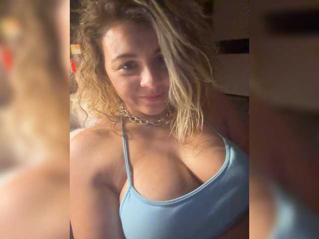 ProseccoMood's BongaCams show and profile