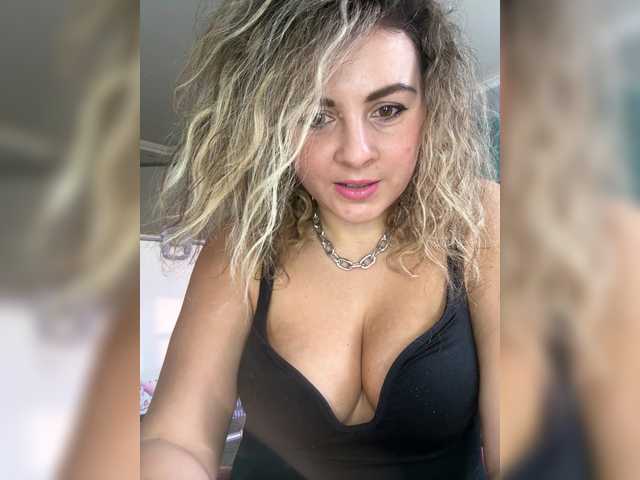 ProseccoMood's BongaCams show and profile