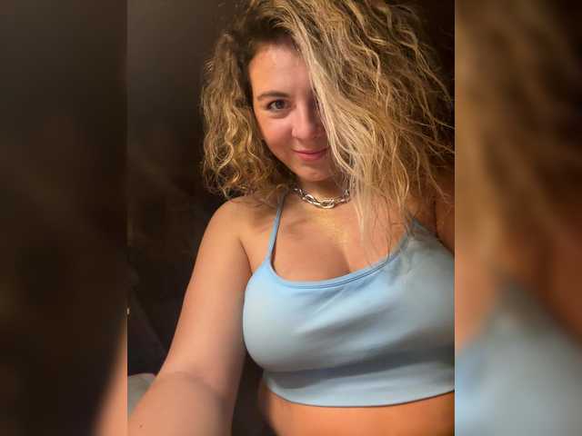 ProseccoMood's BongaCams show and profile