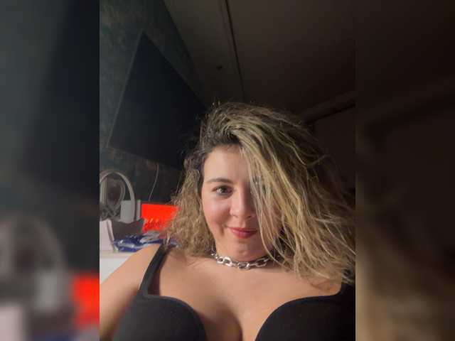 ProseccoMood's BongaCams show and profile