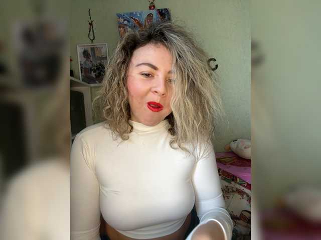 ProseccoMood's BongaCams show and profile