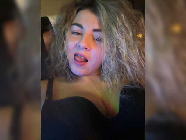 ProseccoMood's BongaCams show and profile