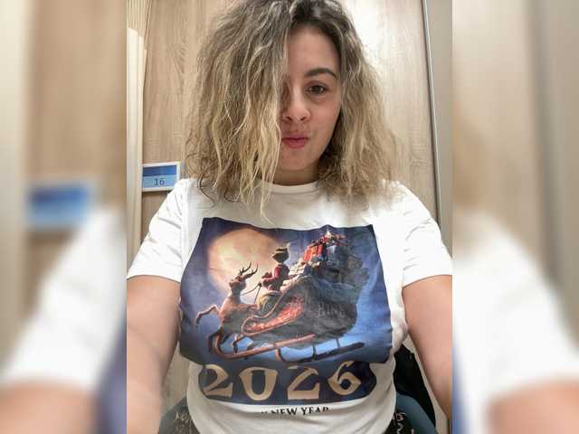 ProseccoMood's BongaCams show and profile