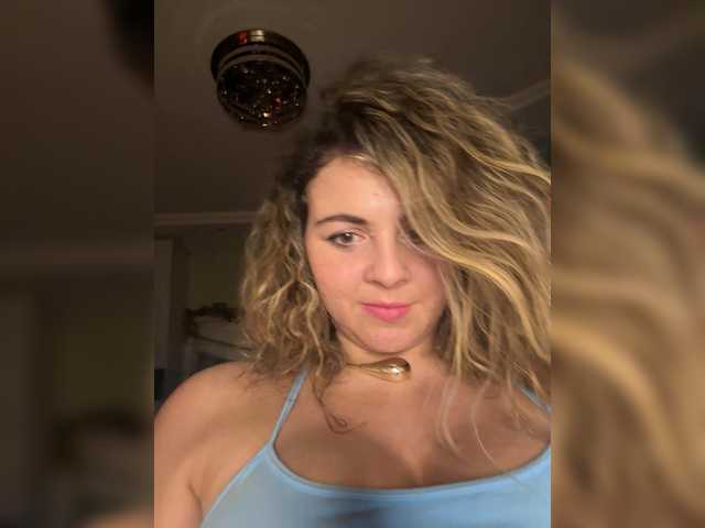 ProseccoMood's BongaCams show and profile