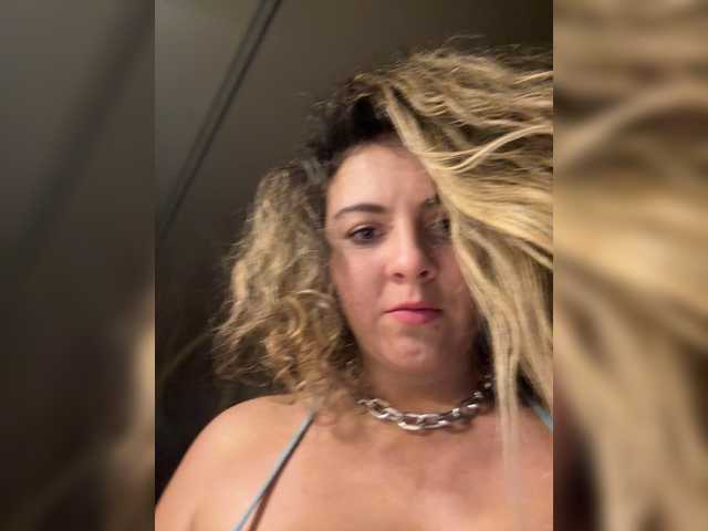 ProseccoMood's BongaCams show and profile