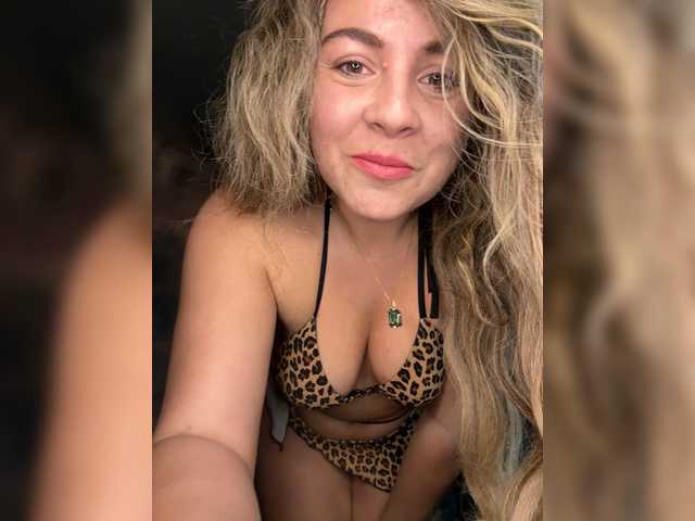 ProseccoMood's BongaCams show and profile