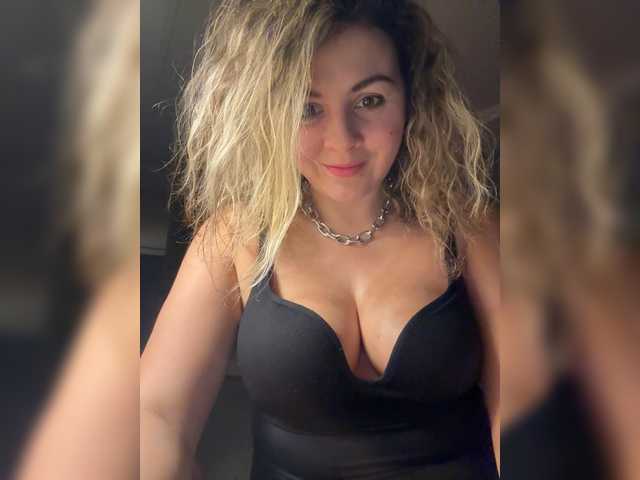 ProseccoMood's BongaCams show and profile