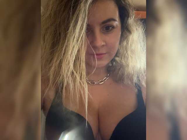 ProseccoMood's BongaCams show and profile