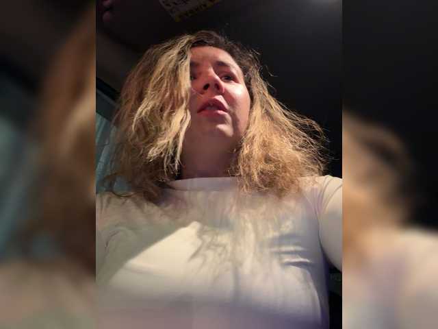 ProseccoMood's BongaCams show and profile