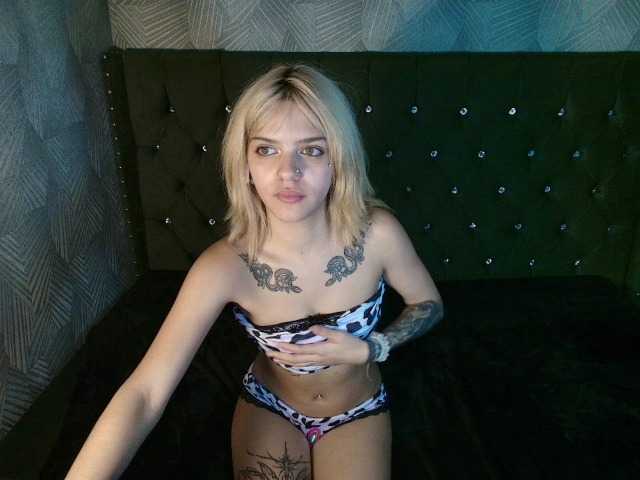 LilytReinolds's BongaCams show and profile