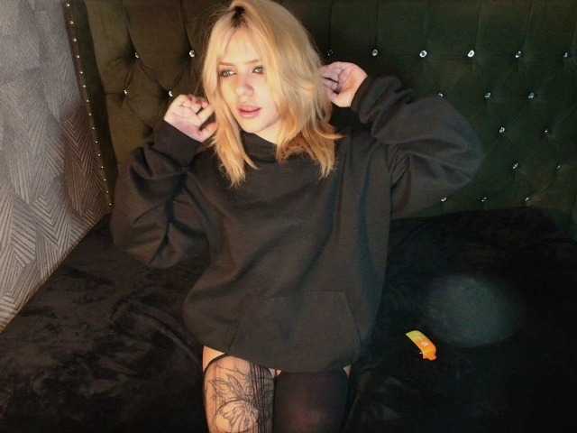 LilytReinolds's BongaCams show and profile