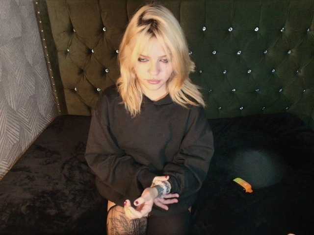 LilytReinolds's BongaCams show and profile