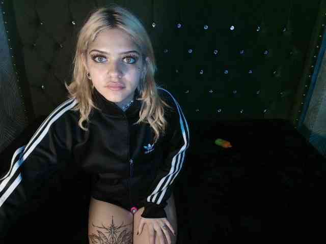 LilytReinolds webcam