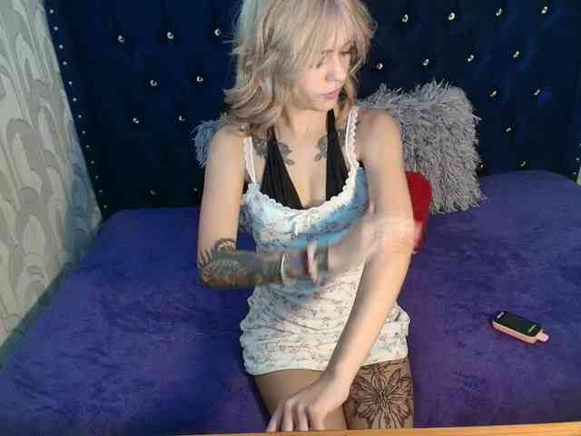 LilytReinolds webcam