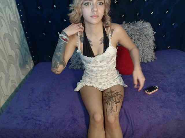 LilytReinolds webcam