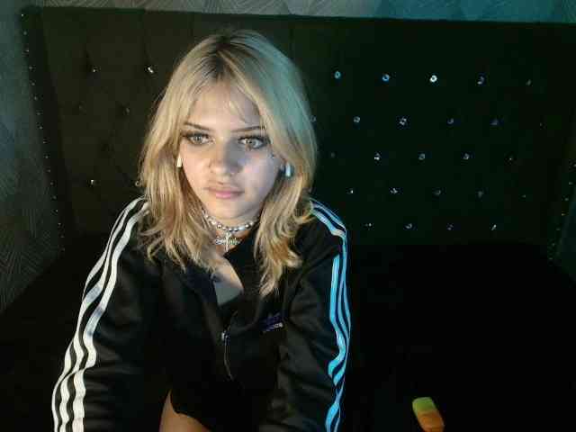 LilytReinolds webcam