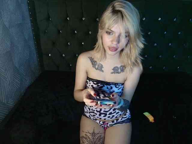 LilytReinolds webcam