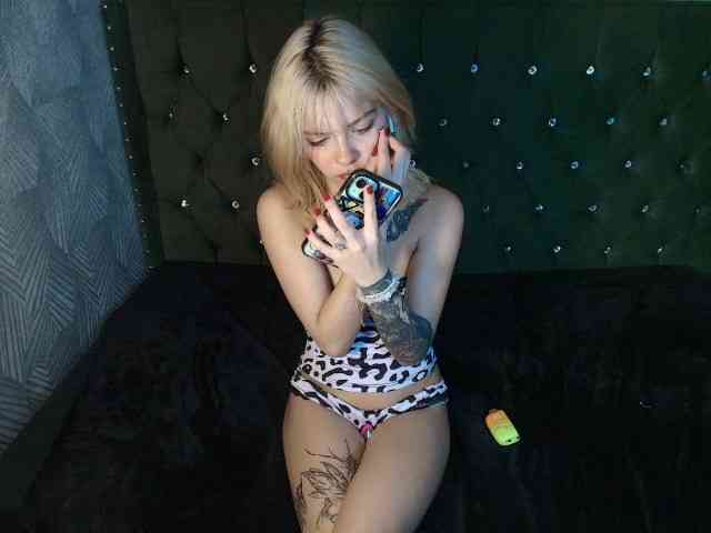 LilytReinolds webcam