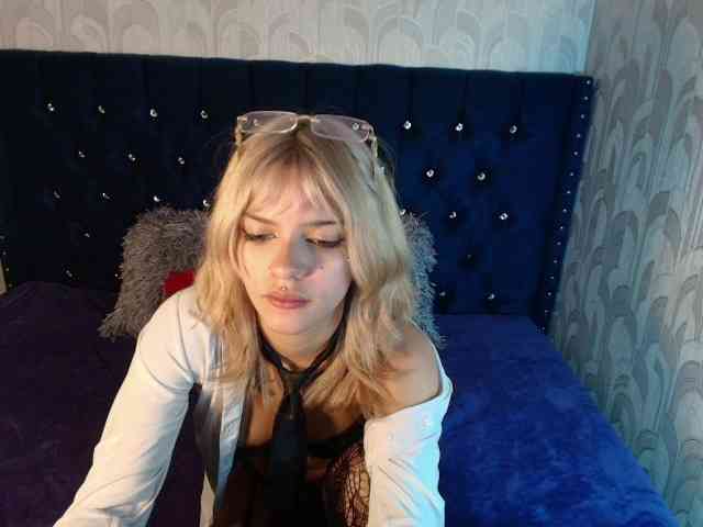 LilytReinolds webcam