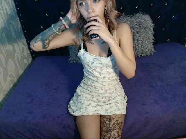 LilytReinolds webcam