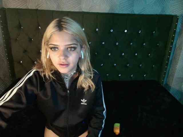 LilytReinolds webcam