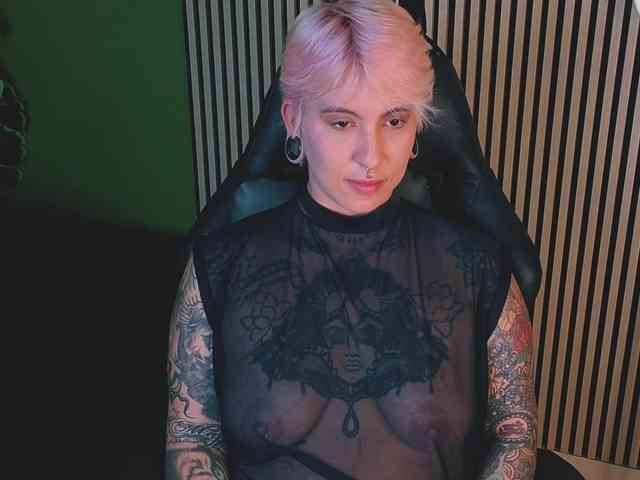 Amy-ink6969 webcam
