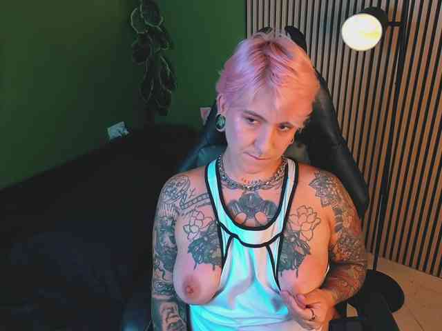 Amy-ink6969 webcam