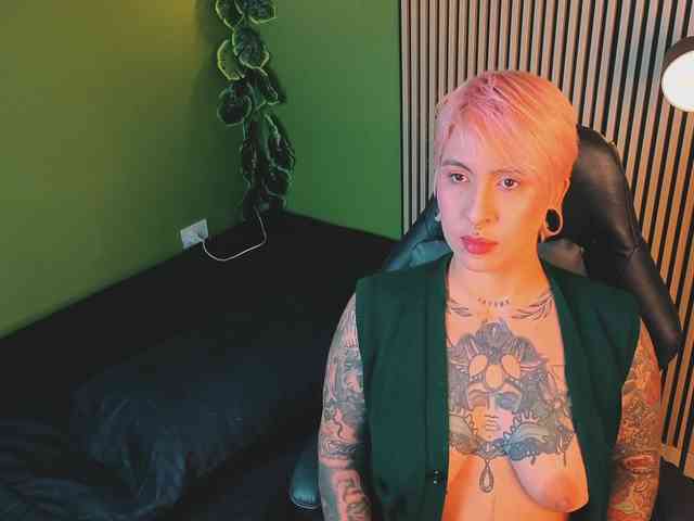 Amy-ink6969 webcam