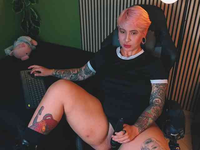 Amy-ink6969 webcam