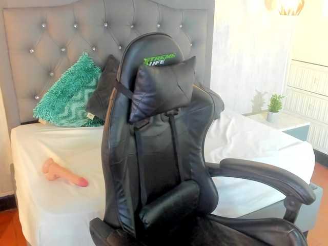 Daniela-skay's BongaCams show and profile