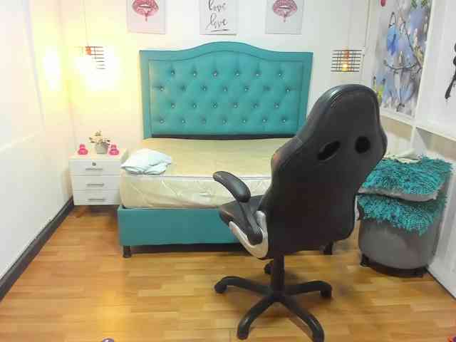 Daniela-skay Daniela-skay