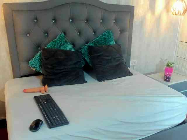 Daniela-skay Daniela-skay