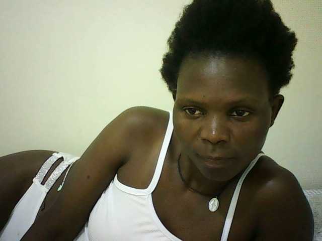 le modèle Smallboobie est en webcam porno dans un show sur le site bongacams, il possède les tags suivants: Ebony,Brunette,Trimmed