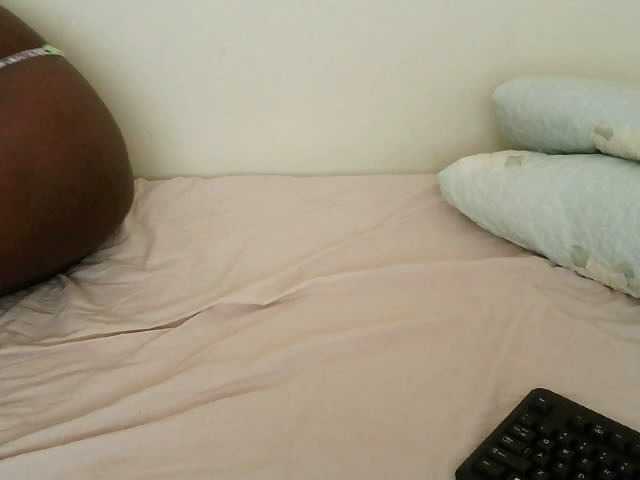 Smallboobie live sex cam on Showamateur