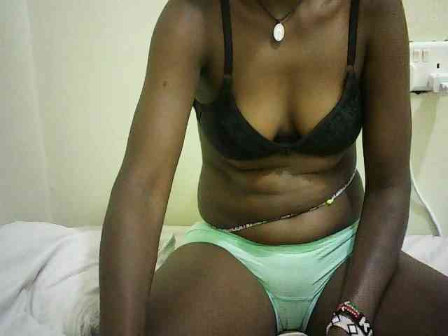 Smallboobie Live Webcam on BongaCams