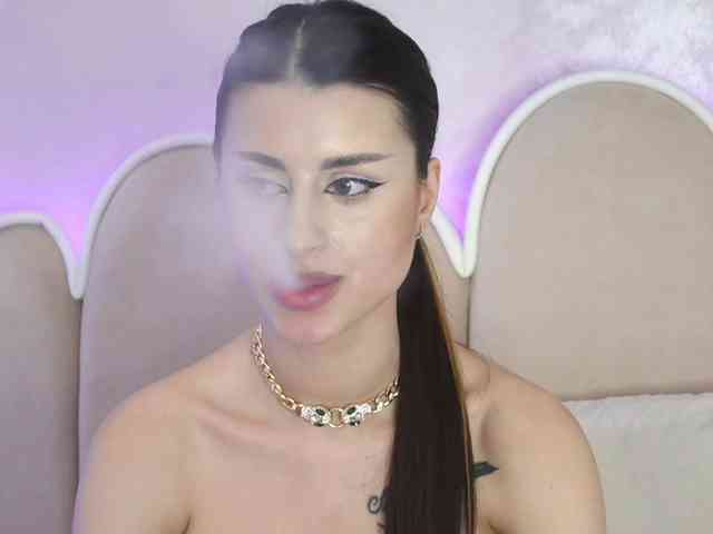 NaughtyAlicee webcam