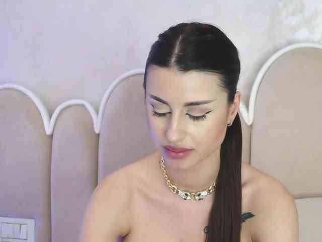 NaughtyAlicee webcam