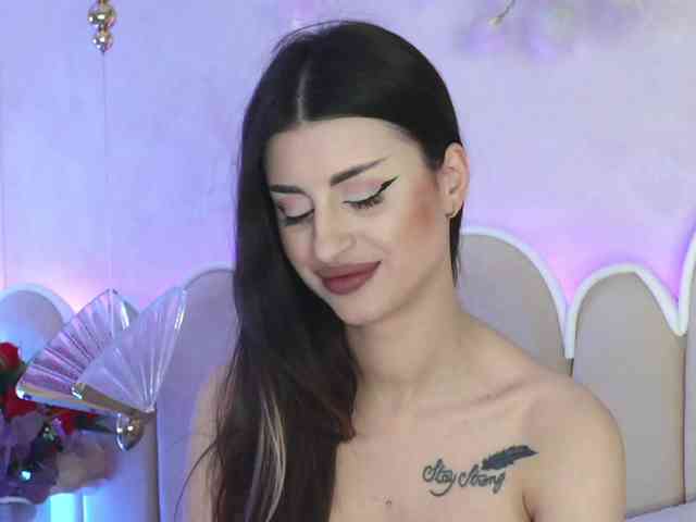 NaughtyAlicee webcam