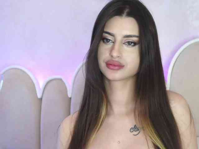 NaughtyAlicee webcam