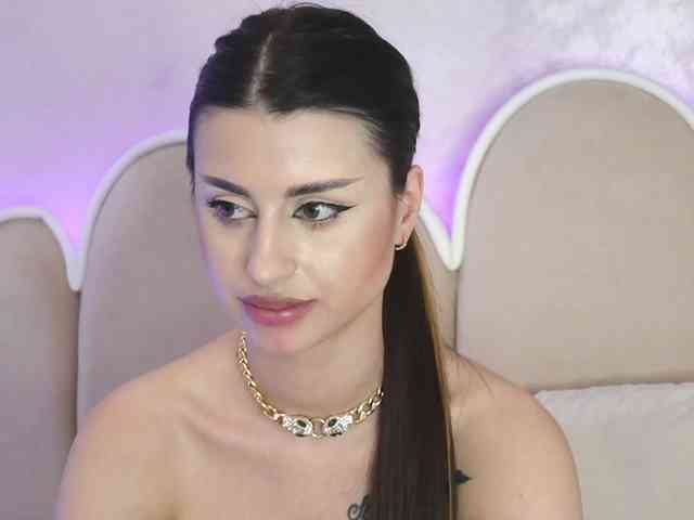 NaughtyAlicee webcam