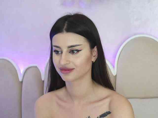 NaughtyAlicee webcam