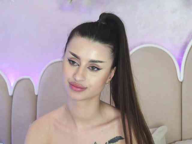 NaughtyAlicee webcam