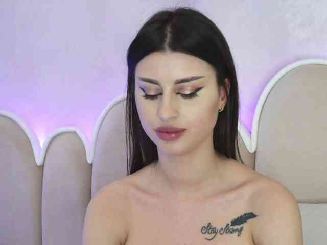 NaughtyAlicee webcam