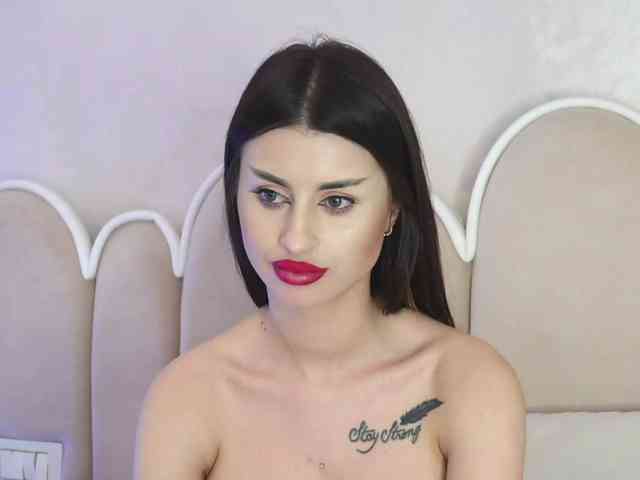 NaughtyAlicee webcam