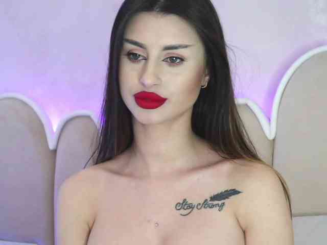 NaughtyAlicee webcam