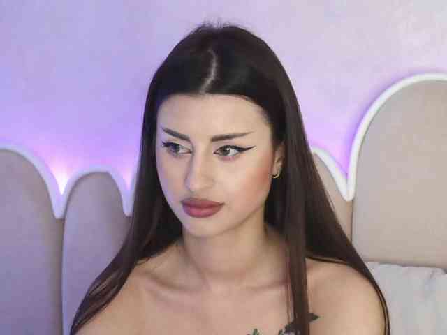 NaughtyAlicee webcam