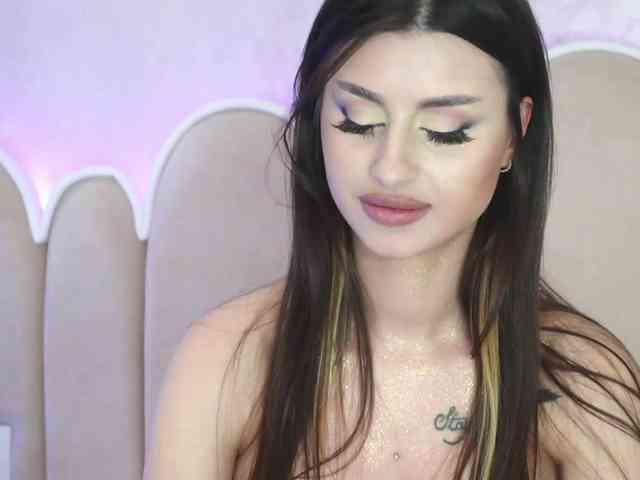 NaughtyAlicee webcam