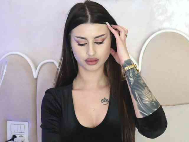 NaughtyAlicee webcam