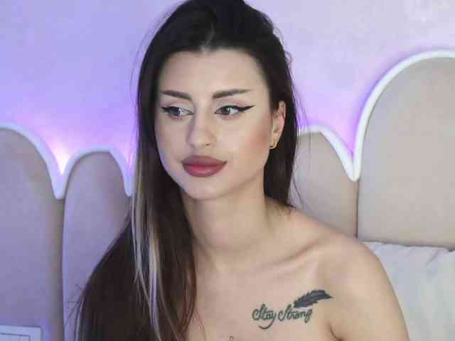 NaughtyAlicee webcam